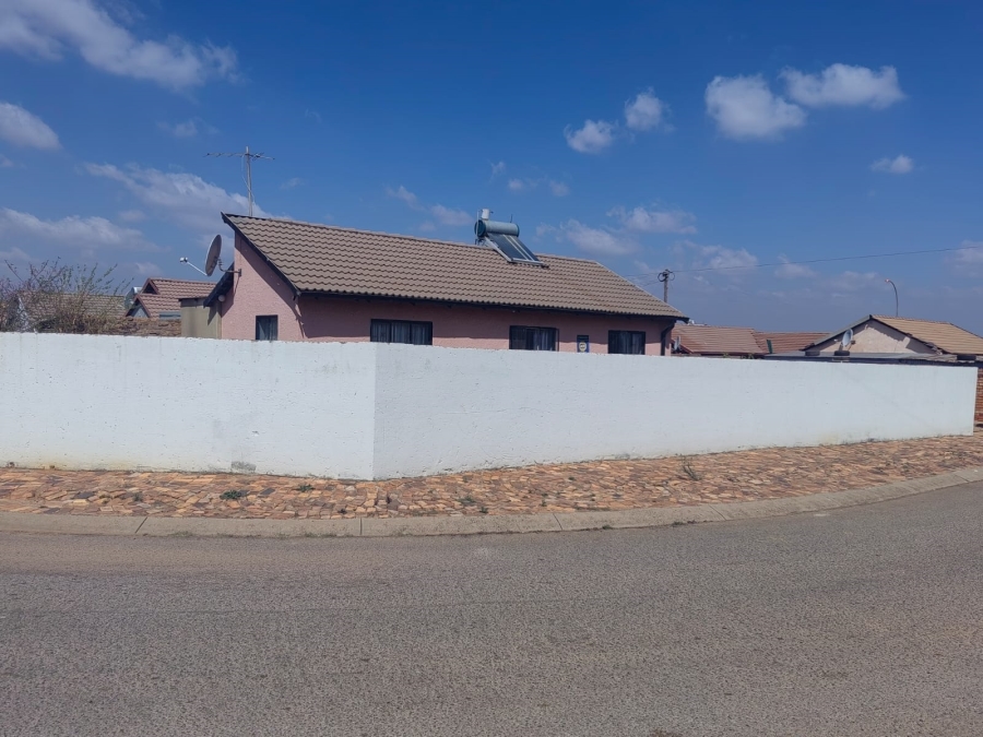 3 Bedroom Property for Sale in Lenasia South Gauteng