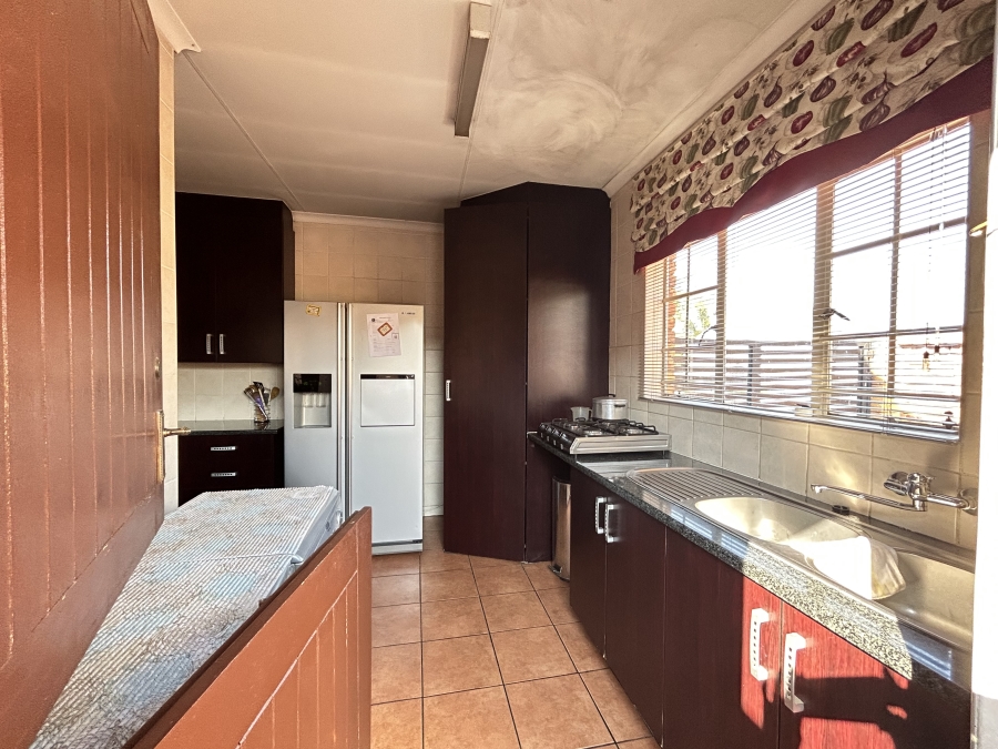 3 Bedroom Property for Sale in Thatchfield Estate Gauteng