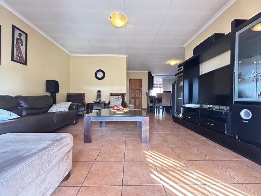 3 Bedroom Property for Sale in Thatchfield Estate Gauteng