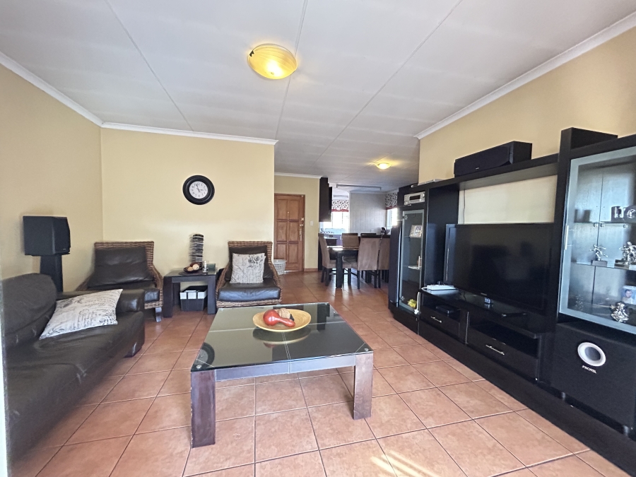 3 Bedroom Property for Sale in Thatchfield Estate Gauteng