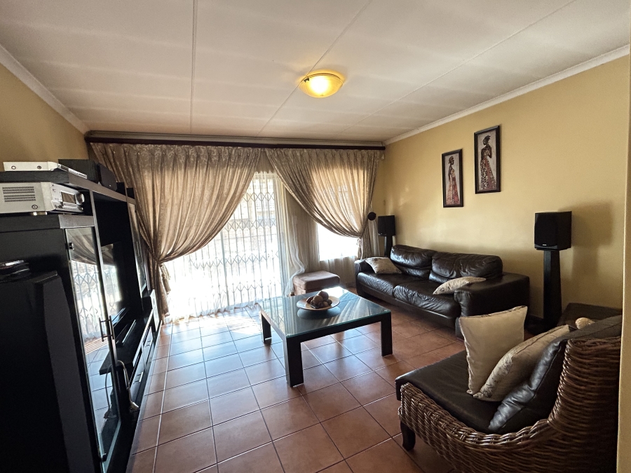 3 Bedroom Property for Sale in Thatchfield Estate Gauteng