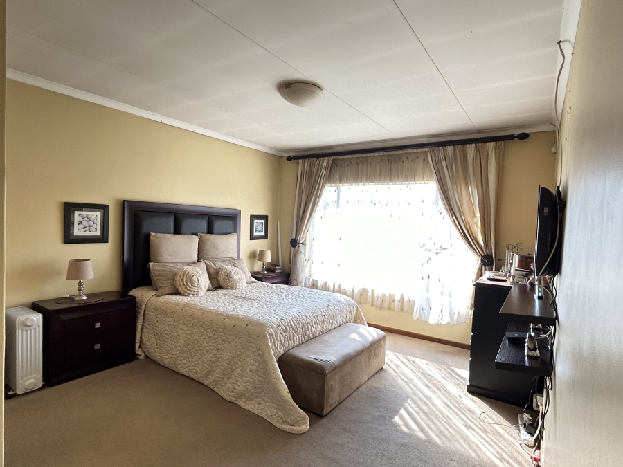 3 Bedroom Property for Sale in Thatchfield Estate Gauteng