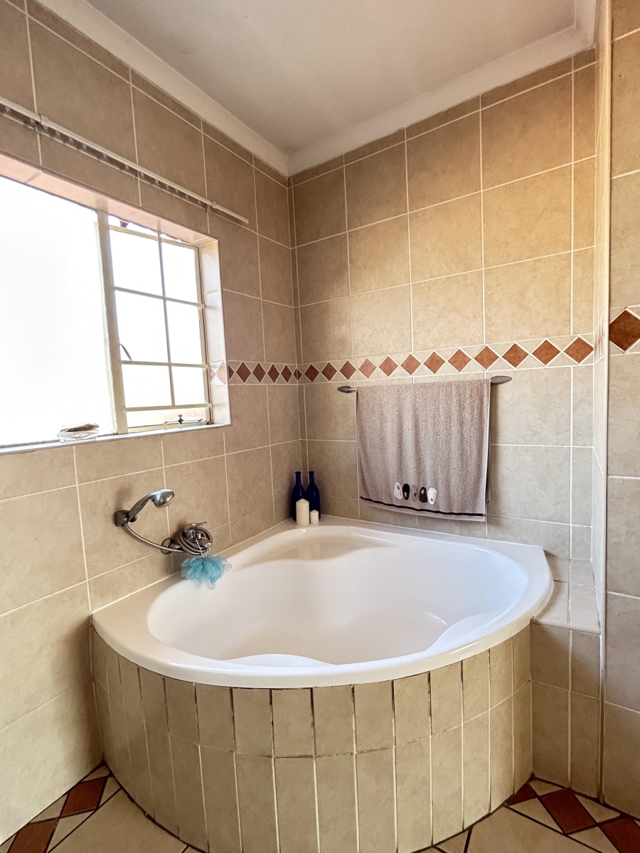 3 Bedroom Property for Sale in Thatchfield Estate Gauteng