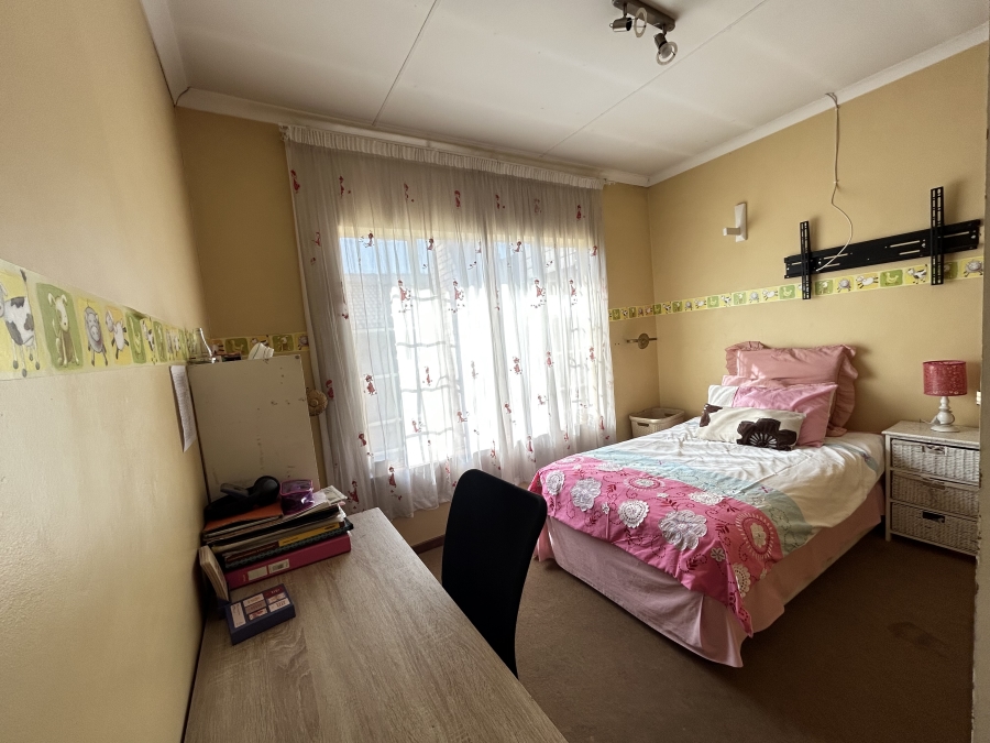 3 Bedroom Property for Sale in Thatchfield Estate Gauteng