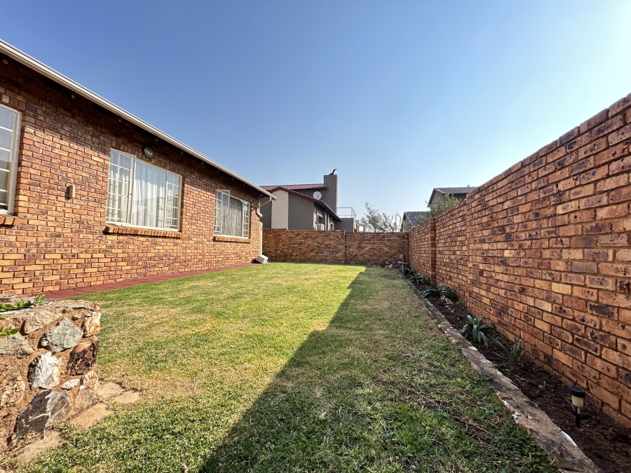 3 Bedroom Property for Sale in Thatchfield Estate Gauteng