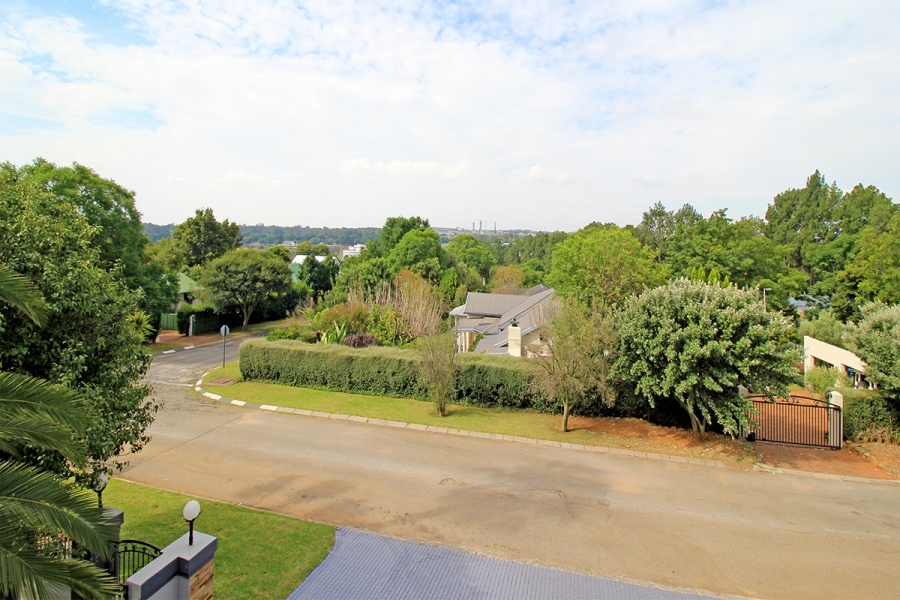 To Let 4 Bedroom Property for Rent in Thornhill Estate Gauteng