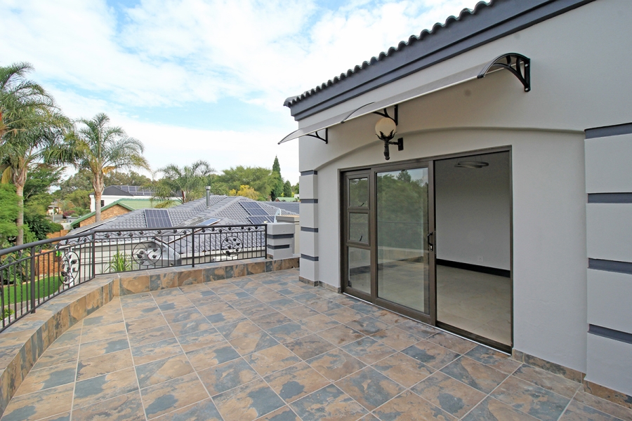 To Let 4 Bedroom Property for Rent in Thornhill Estate Gauteng