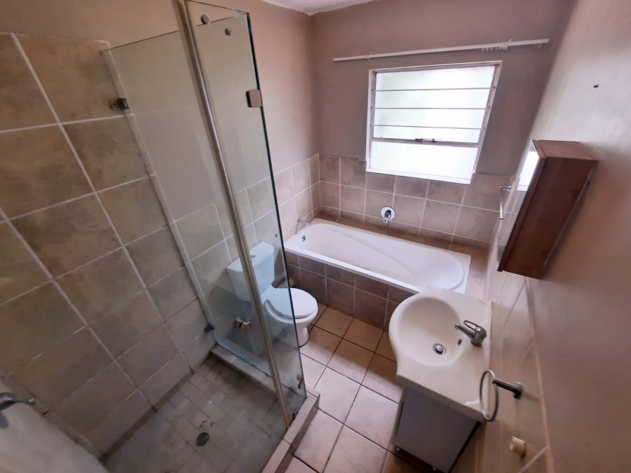 2 Bedroom Property for Sale in Bardene Gauteng