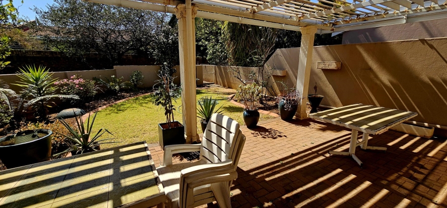 3 Bedroom Property for Sale in Die Hoewes Gauteng