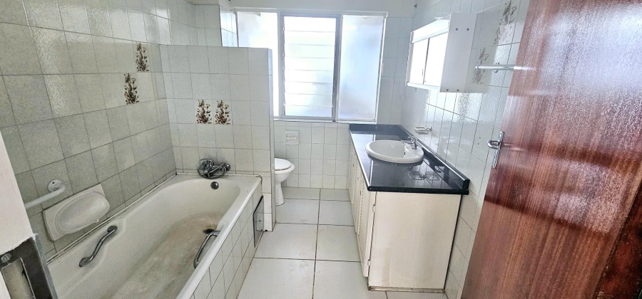 3 Bedroom Property for Sale in Die Hoewes Gauteng