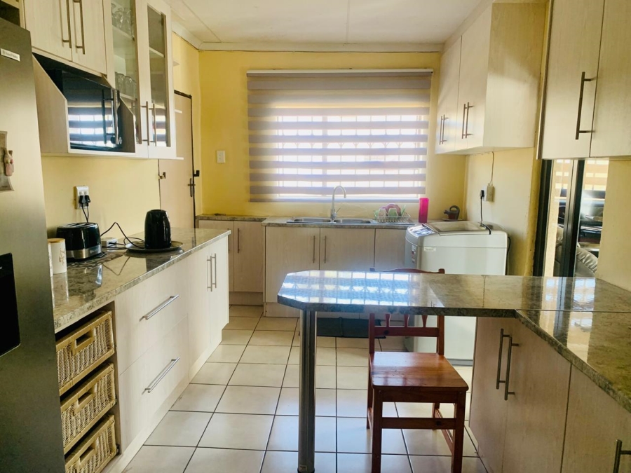 3 Bedroom Property for Sale in Geluksdal Gauteng