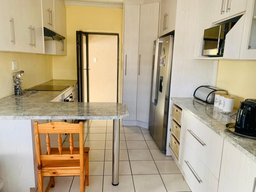 3 Bedroom Property for Sale in Geluksdal Gauteng