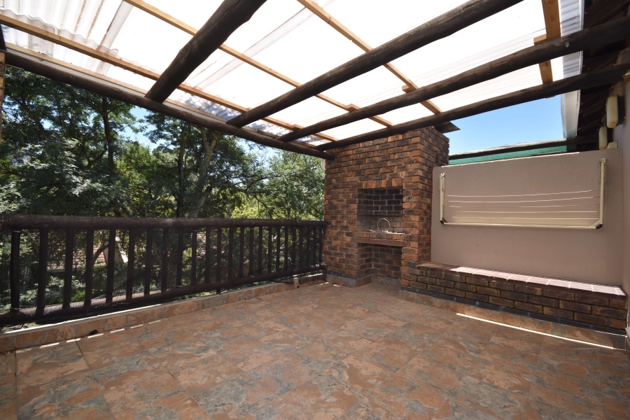 2 Bedroom Property for Sale in Sonneglans Gauteng