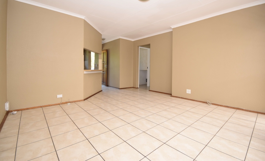 2 Bedroom Property for Sale in Sonneglans Gauteng