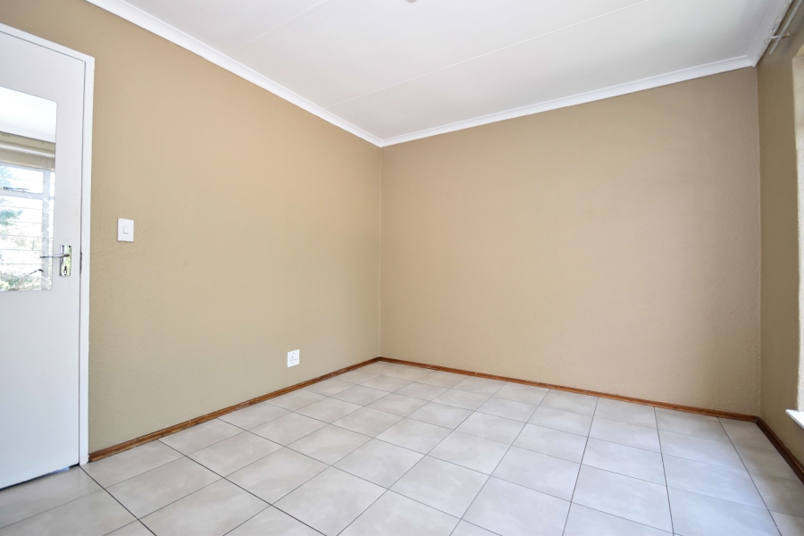 2 Bedroom Property for Sale in Sonneglans Gauteng