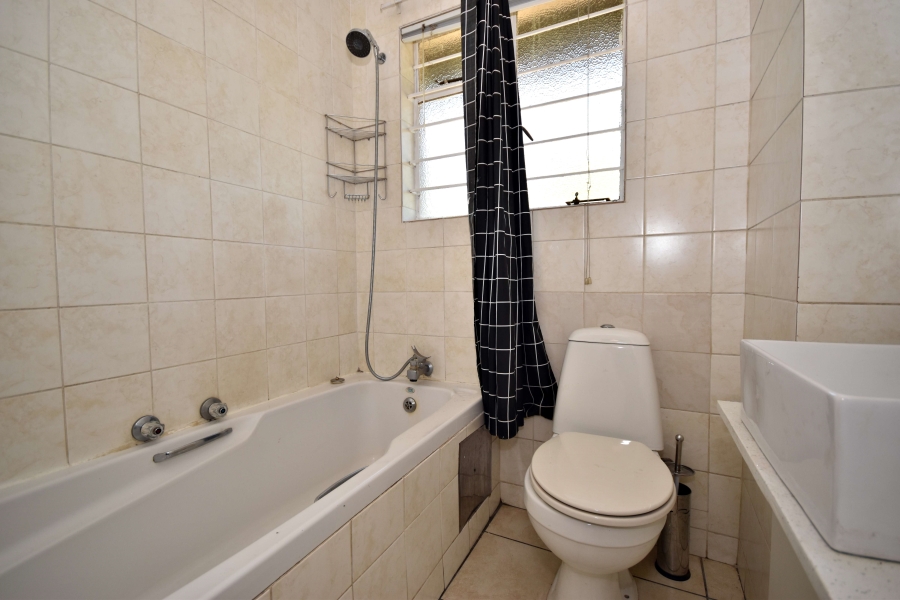 2 Bedroom Property for Sale in Sonneglans Gauteng