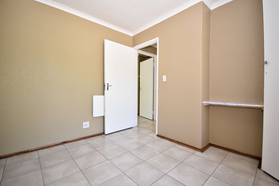 2 Bedroom Property for Sale in Sonneglans Gauteng