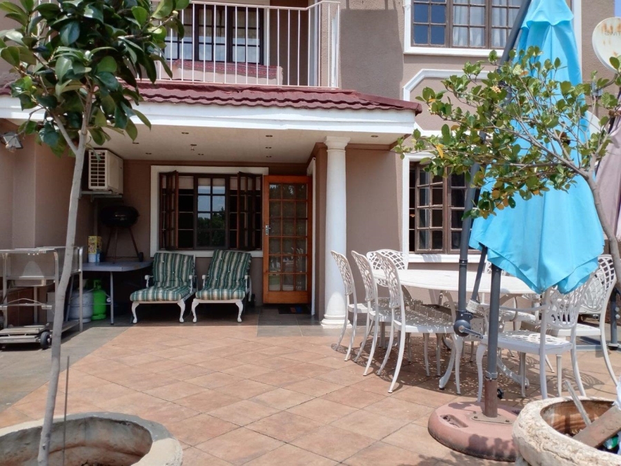 2 Bedroom Property for Sale in Rivierra Villas Gauteng