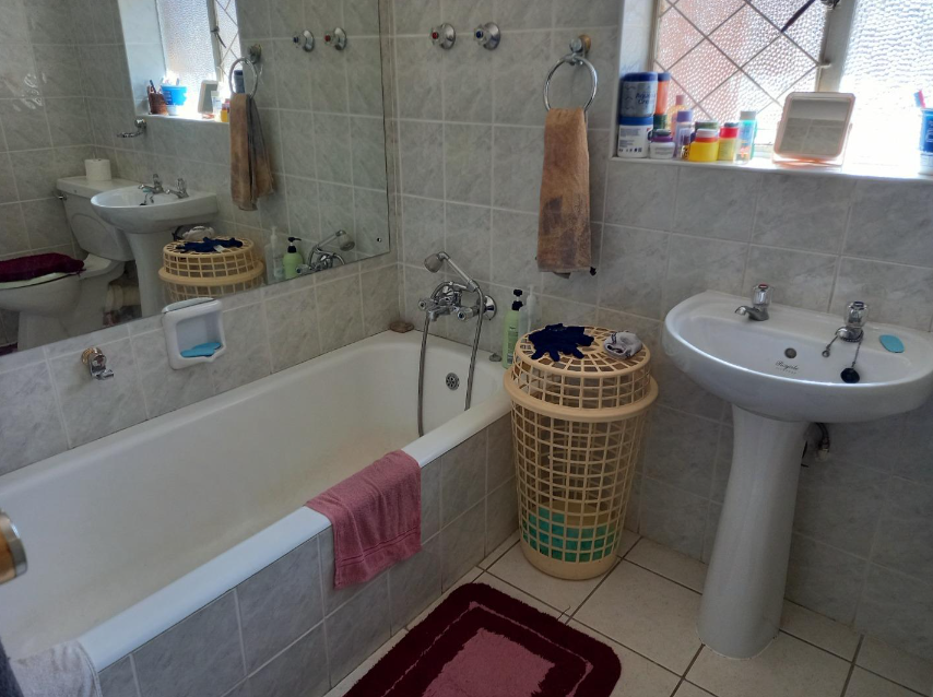 3 Bedroom Property for Sale in Linmeyer Gauteng