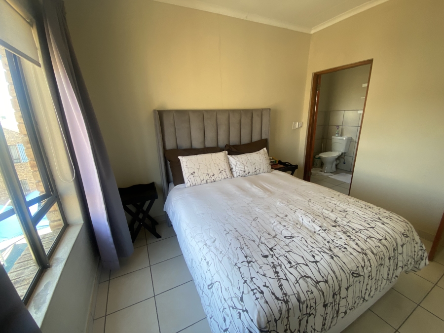 2 Bedroom Property for Sale in South Crest Gauteng