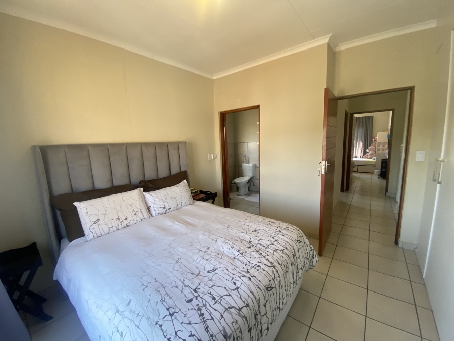 2 Bedroom Property for Sale in South Crest Gauteng