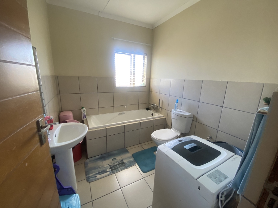 2 Bedroom Property for Sale in South Crest Gauteng