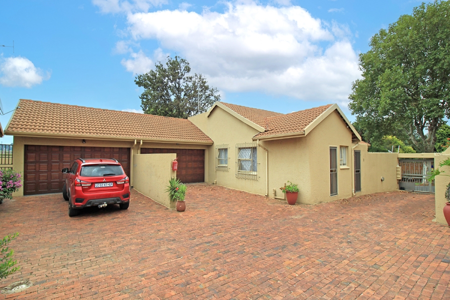 12 Bedroom Property for Sale in Kensington Gauteng