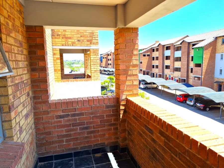 2 Bedroom Property for Sale in Heuweloord Gauteng