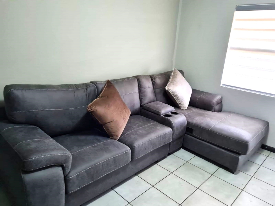 2 Bedroom Property for Sale in Heuweloord Gauteng