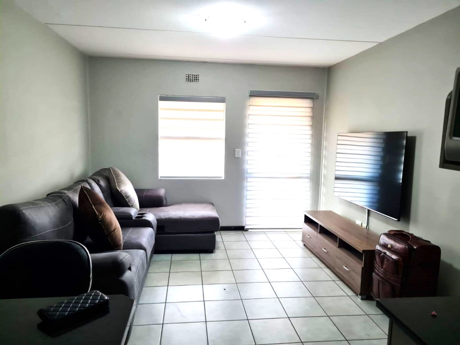 2 Bedroom Property for Sale in Heuweloord Gauteng