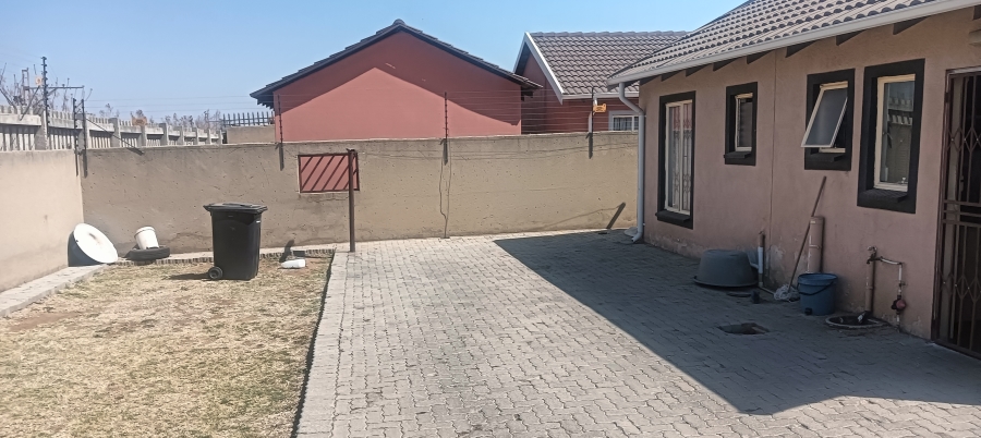 3 Bedroom Property for Sale in Windmill Park Gauteng