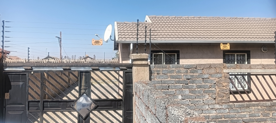 3 Bedroom Property for Sale in Windmill Park Gauteng