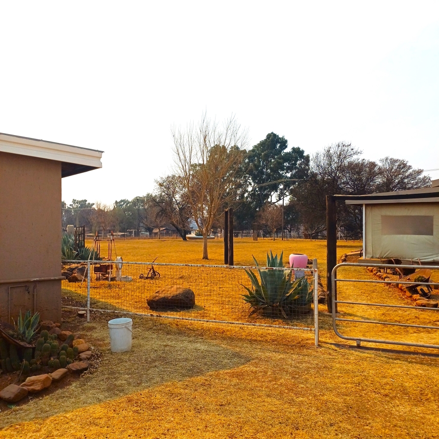 3 Bedroom Property for Sale in Chrissiefontein Gauteng