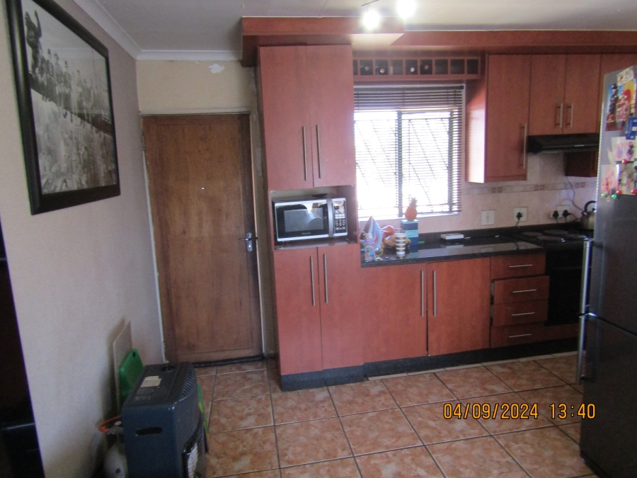 To Let 2 Bedroom Property for Rent in Bramley View Gauteng