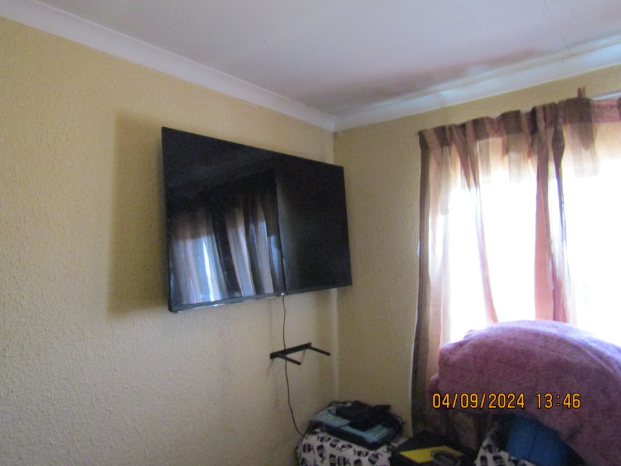 To Let 2 Bedroom Property for Rent in Bramley View Gauteng