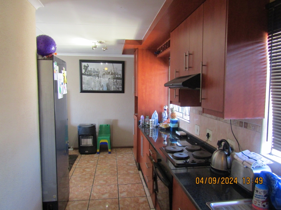 To Let 2 Bedroom Property for Rent in Bramley View Gauteng