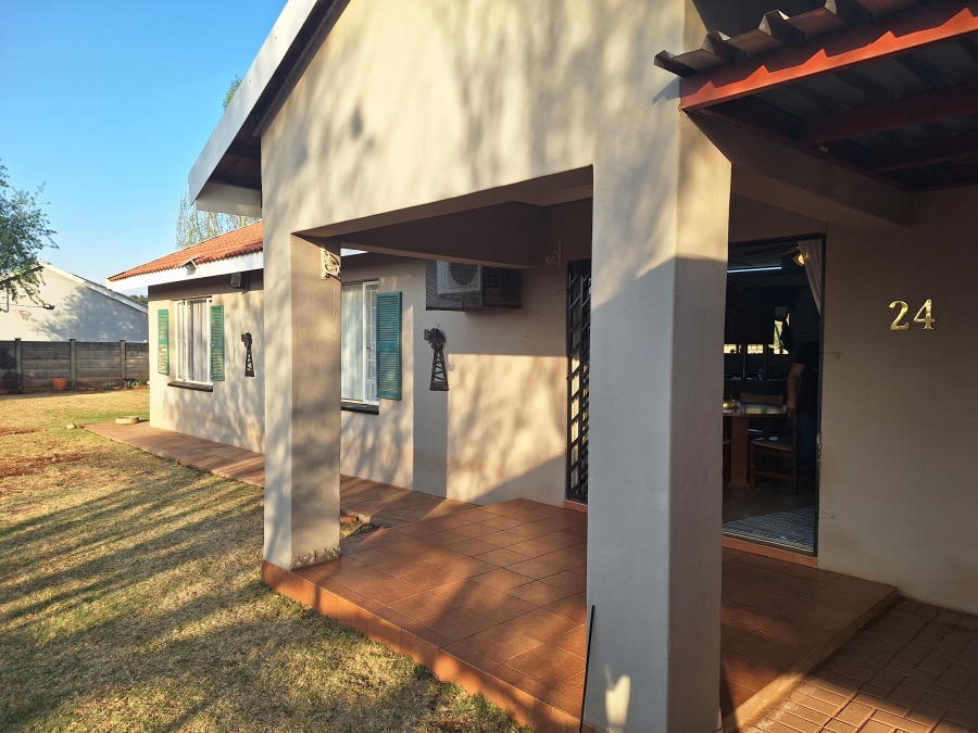 3 Bedroom Property for Sale in Kookrus Gauteng