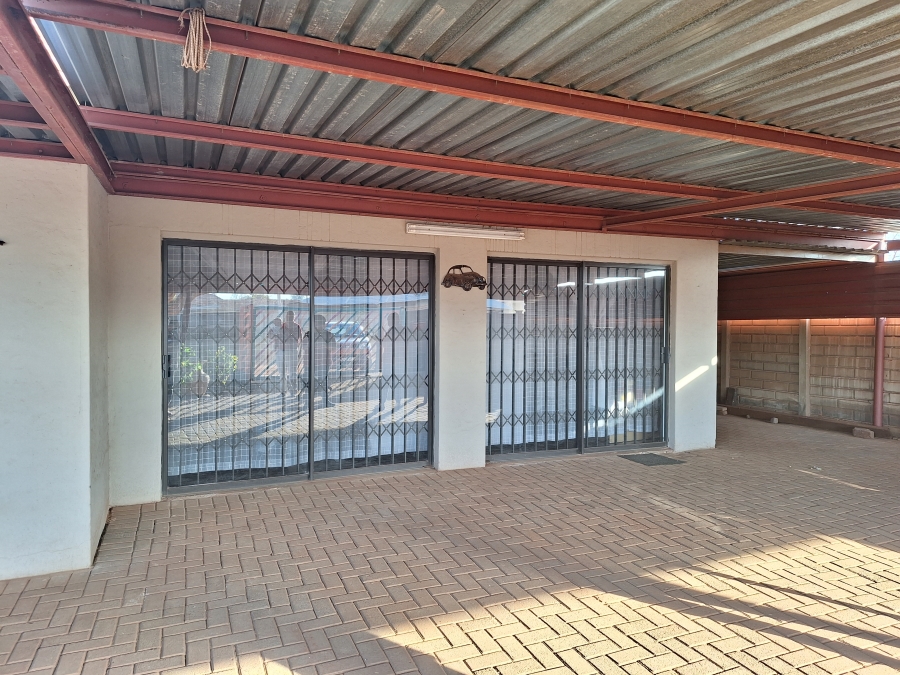 3 Bedroom Property for Sale in Kookrus Gauteng