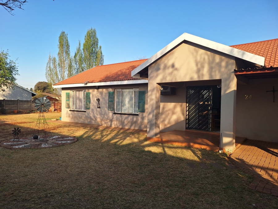 3 Bedroom Property for Sale in Kookrus Gauteng