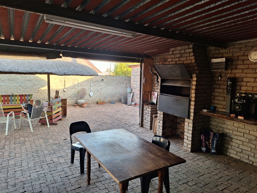 3 Bedroom Property for Sale in Kookrus Gauteng