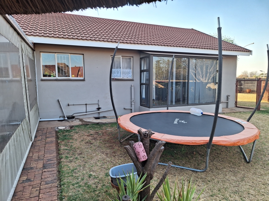 3 Bedroom Property for Sale in Kookrus Gauteng