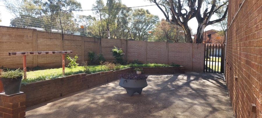 To Let 2 Bedroom Property for Rent in Chrisville Gauteng