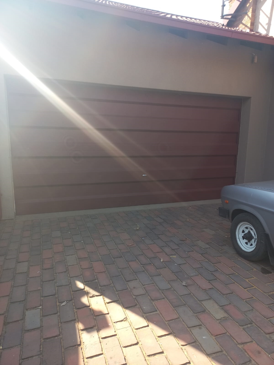 3 Bedroom Property for Sale in Sonland Park Gauteng