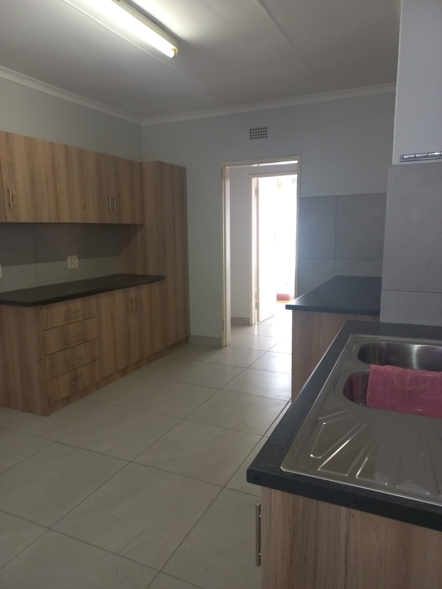 3 Bedroom Property for Sale in Sonland Park Gauteng