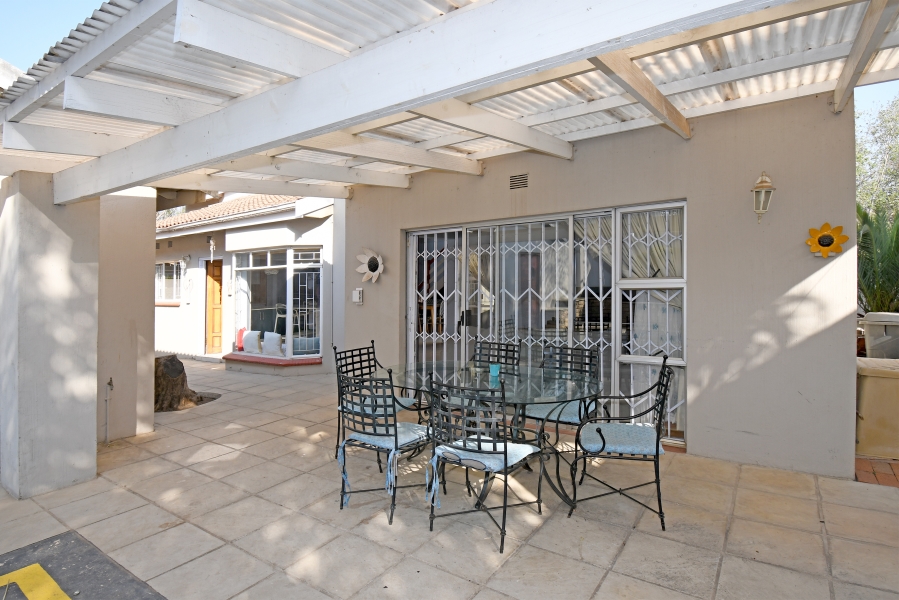 4 Bedroom Property for Sale in Paulshof Gauteng