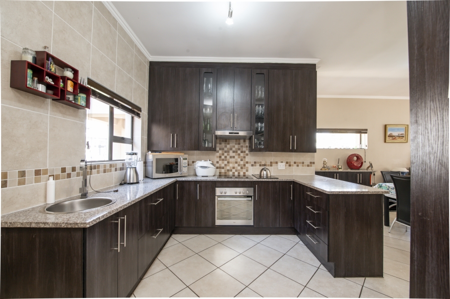 3 Bedroom Property for Sale in Copperleaf Estate Gauteng