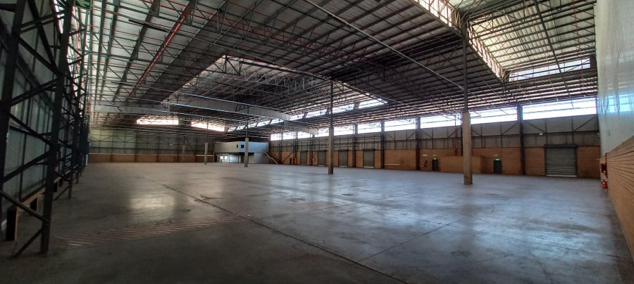 To Let commercial Property for Rent in Gosforth Park Gauteng