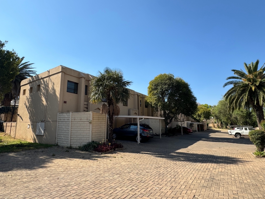 2 Bedroom Property for Sale in Kew Gauteng