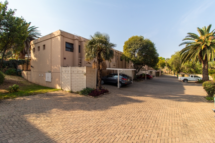 2 Bedroom Property for Sale in Kew Gauteng