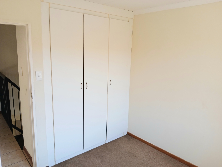 3 Bedroom Property for Sale in Annlin Gauteng